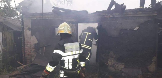 На Волині рятувальники вивільнили з авто жінку, яка травмувалася в ДТП