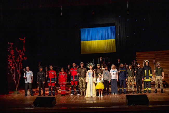 Об'єднатися заради спільної віри в Перемогу: що покажуть у Волинському драмтеатрі 1-6 жовтня