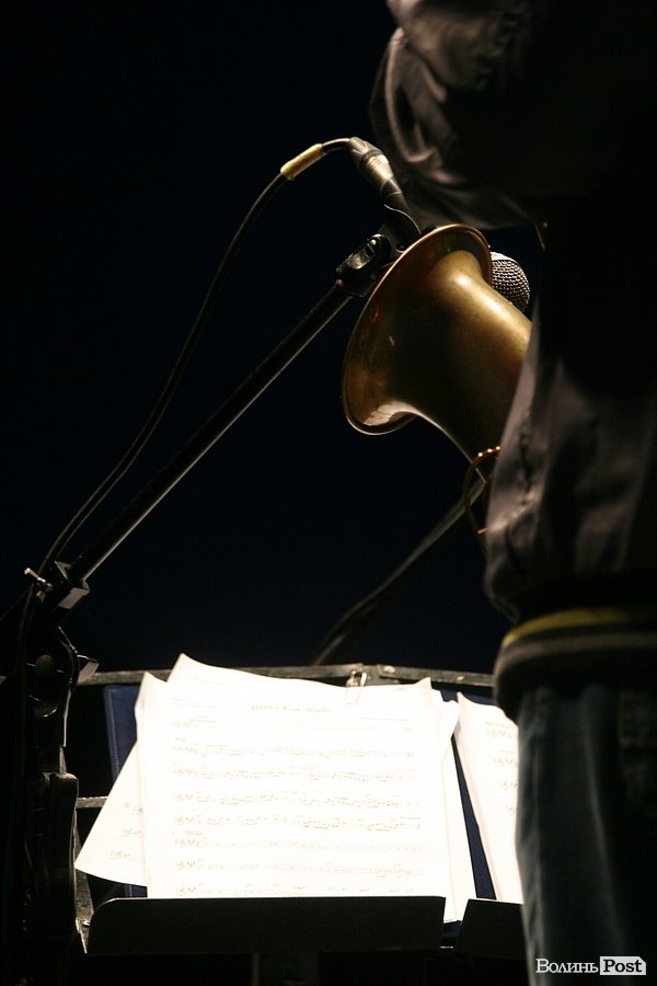 У Луцьку дощ відлякав відвідувачів джаз-фесту. ФОТО