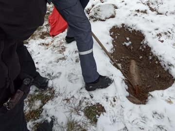 На Волині знайшли артилерійський снаряд часів війни. ФОТО