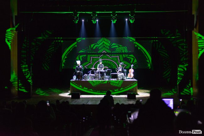 Гурт «ДахаБраха» влаштував видовищне шоу у Луцьку. ФОТОРЕПОРТАЖ 