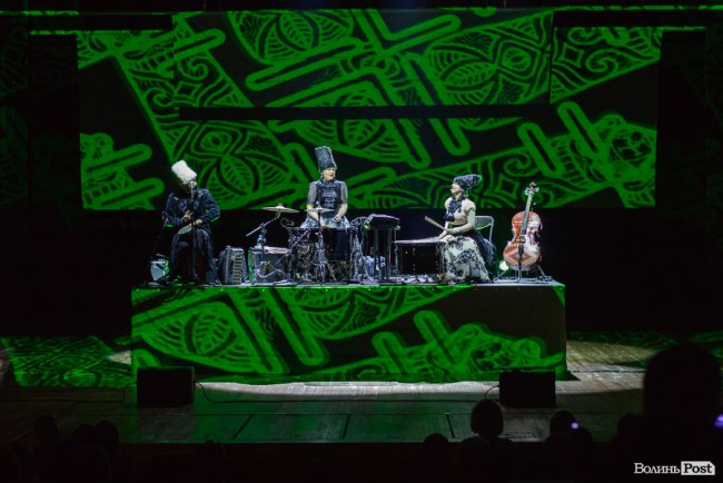 Гурт «ДахаБраха» влаштував видовищне шоу у Луцьку. ФОТОРЕПОРТАЖ 