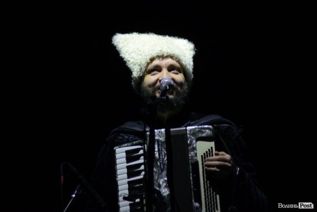 Гурт «ДахаБраха» влаштував видовищне шоу у Луцьку. ФОТОРЕПОРТАЖ 