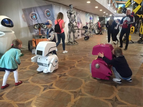 У Ковелі відкрилась виставка роботів і трансформерів. ФОТО. ВІДЕО