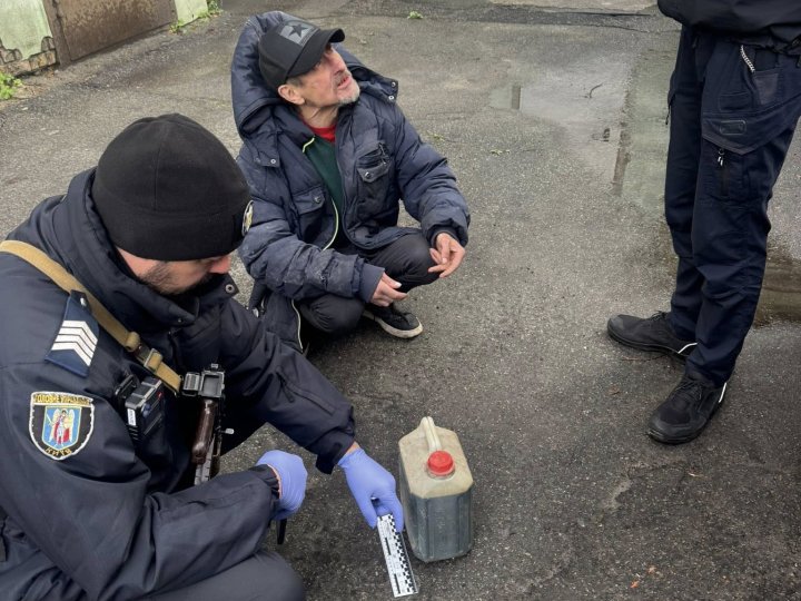 У Києві невідомий намагався підпалити автомобіль нардепа від Волині Ігоря Гузя: деталі