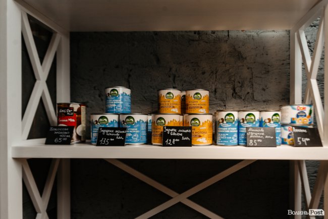 Час небанальних і красивих подарунків: де у Луцьку купити набори із корисних смаколиків*