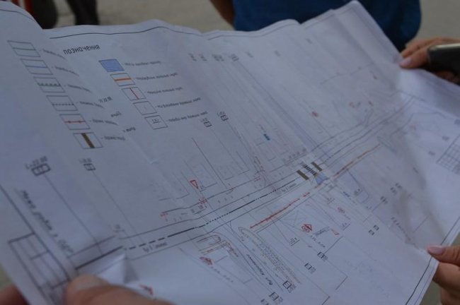 «Лежачий поліцейський» та нова розмітка біля шкіл: дороги Ковеля готують до навчального року. ФОТО