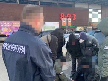 Хабар за місце в «єЧерзі»: на Волині судитимуть посадовців Укртрансбезпеки