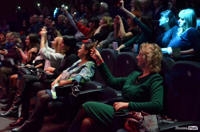 Новорічні хіти та казкова енергетика: як лучан розважали LeoBand Orchestra. ФОТОРЕПОРТАЖ