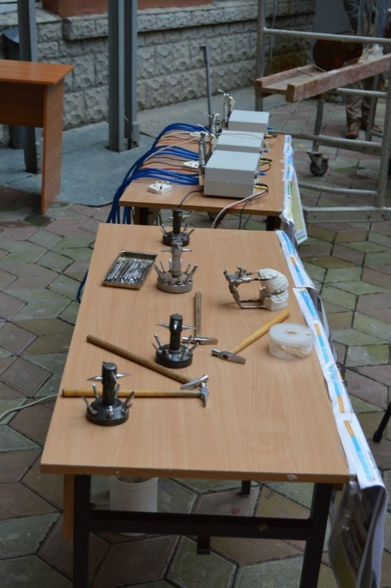 На Прикарпатті гурт грає на стоматологічних інструментах. ФОТО. ВІДЕО