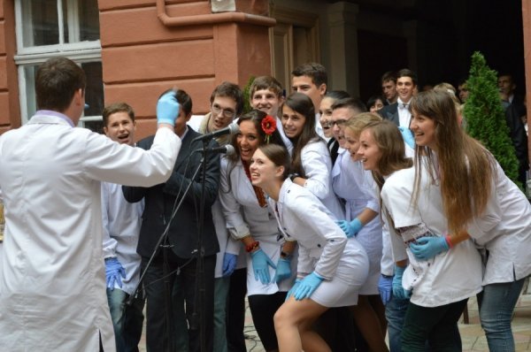 На Прикарпатті гурт грає на стоматологічних інструментах. ФОТО. ВІДЕО