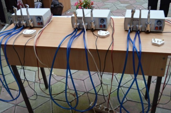 На Прикарпатті гурт грає на стоматологічних інструментах. ФОТО. ВІДЕО