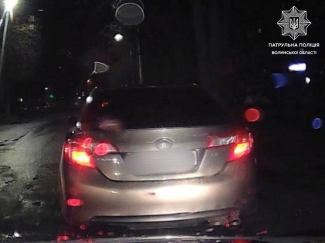 У центрі Луцька неповнолітня водійка з батьком «заробили» 3 протоколи