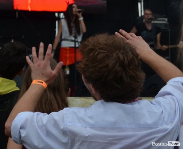 Як тисячі людей відривалися на фестивалі «Захід». ФОТО