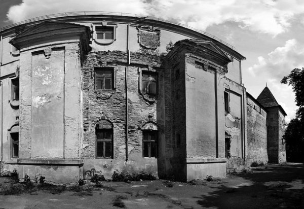 Ризаліти колегіума єзуїтів