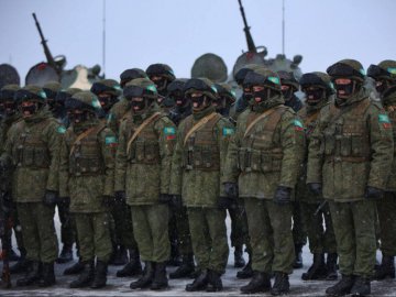 У Білорусі чоловіки масово втікають за кордон, аби Лукашенко не відправив їх воювати проти України, – МВС