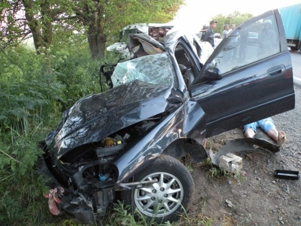 Смертельна автопригода на Миколаївщині: загинули двоє. ФОТО