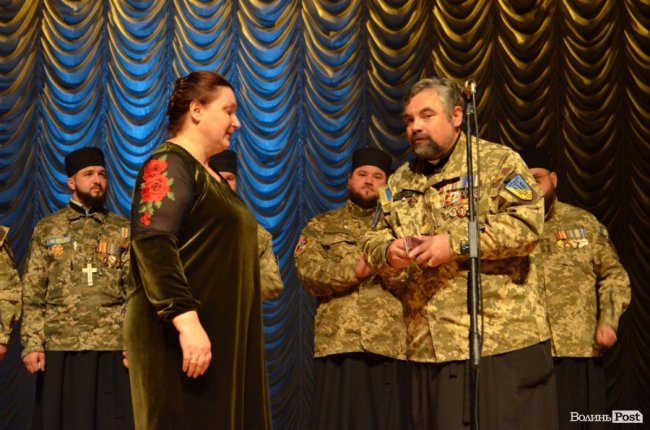 Маму загиблого волинського Героя нагородили медаллю