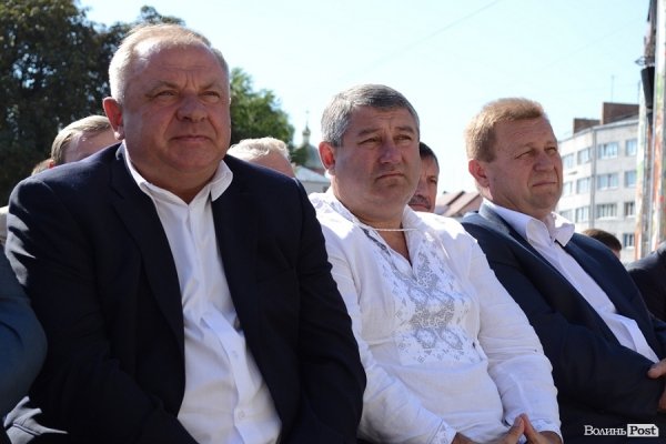 Мер Луцька у День міста заговорив сімома мовами. ФОТО