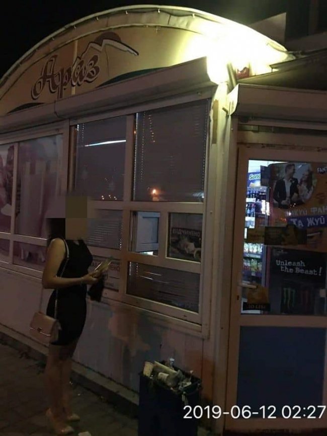 У Луцьку муніципали викрили трьох продавців, які продавали алкоголь вночі. ФОТО