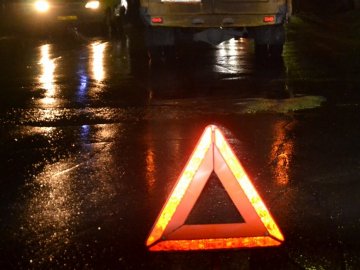 На Волині ввечері бус на смерть збив пішохідку