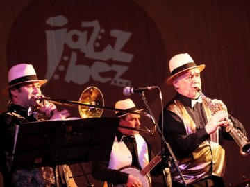 Лучан кличуть зігрітися джазом на фестивалі