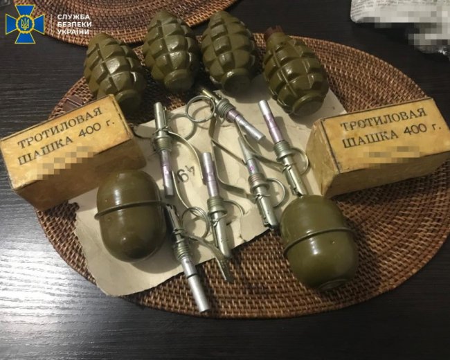 Священник з Рівненщини торгував зброєю, яку привозив з Донбасу  