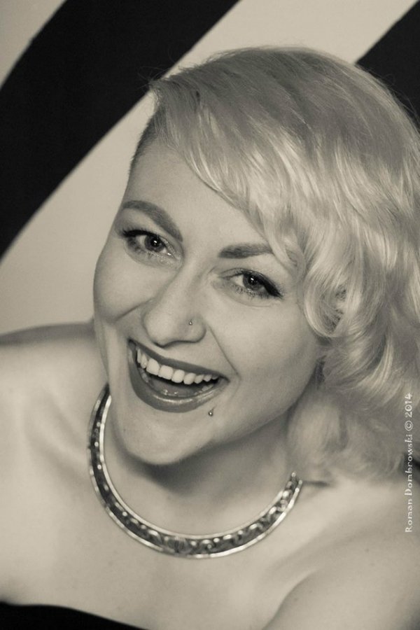 Епатажна фотосесія волинської ведучої: повна версія