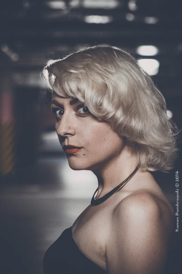 Епатажна фотосесія волинської ведучої: повна версія