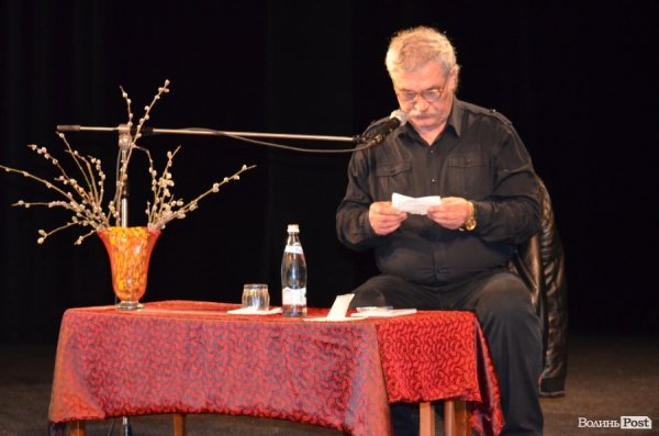 Шкляр у Луцьку розповів, чому Україні не потрібен Крим і Донбас. ФОТО