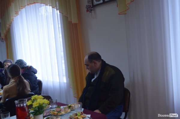 Неповносправним лучанам вручили продуктові набори. ФОТО