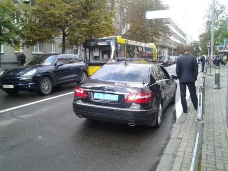 У центрі Києва ‒ затор через регіоналів. ФОТО