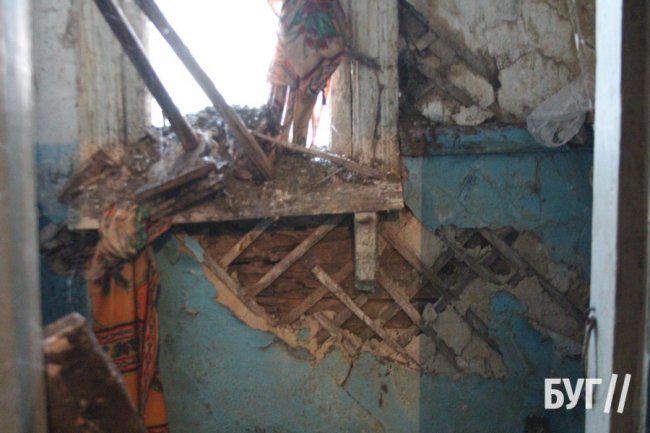 Мешканці аварійних двоповерхівок на Волині бояться, що будівлі можуть обвалитися. ФОТО.ВІДЕО