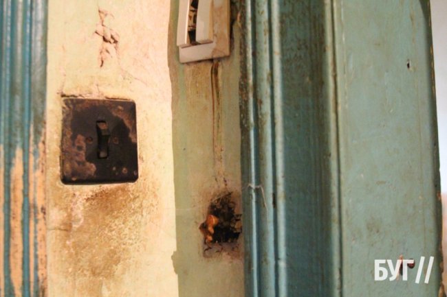 Мешканці аварійних двоповерхівок на Волині бояться, що будівлі можуть обвалитися. ФОТО.ВІДЕО