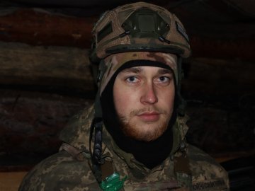 За виявлену під Бахмутом мужність лучанин отримав «Золотий хрест» від Валерія Залужного 