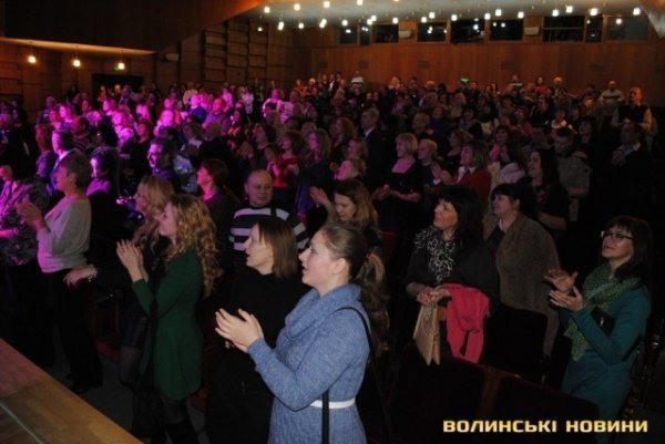 Екс-губернатор Клімчук пообіцяв ходити на всі концерти в драмтеатрі. ФОТО