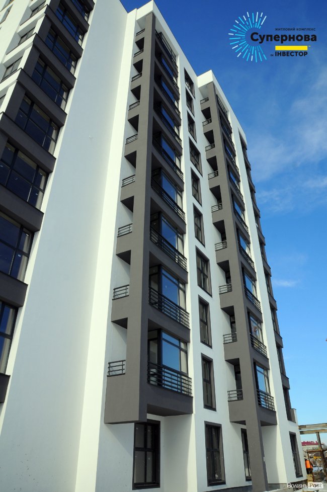 На луцькому ЖК «Супернова» зводять одночасно 5 будинків. ФОТО