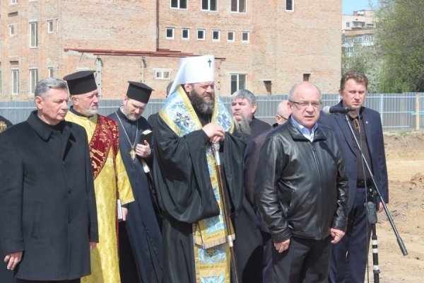 У Луцьку заклали капсулу під будівництво житла для сімей загиблих бійців АТО. ФОТО