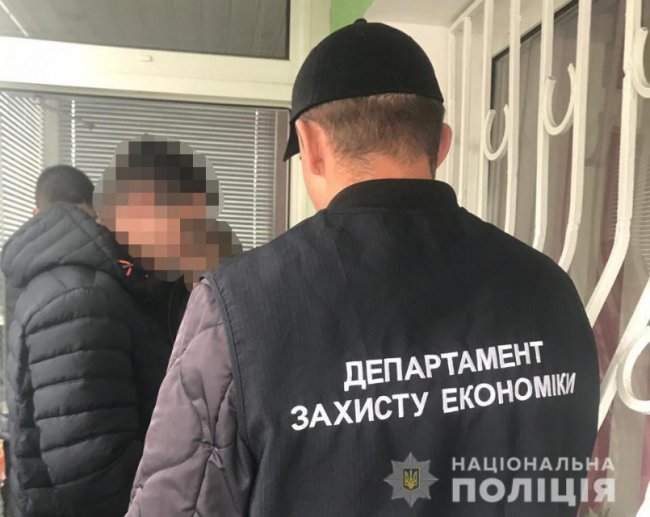 Адвокат з Луцька вимагав у клієнта 2 тисячі доларів хабара. ФОТО