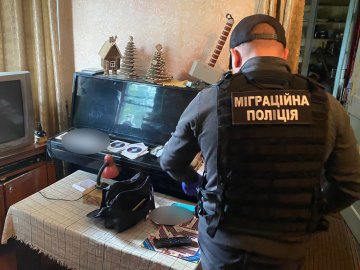 32-річний волинянин зберігав вдома на комп'ютері 250 ГБ дитячої порнографії