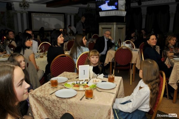 «Зима. Кохання. Новий Рік»: поетичний вечір з присмаком моди в Луцьку