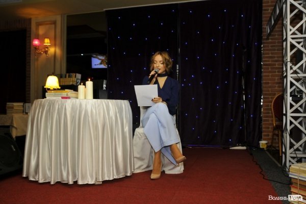 «Зима. Кохання. Новий Рік»: поетичний вечір з присмаком моди в Луцьку