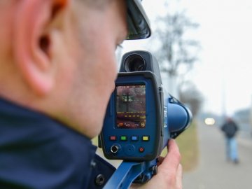 На двох волинських трасах стоятимуть поліцейські з радарами. ФОТО