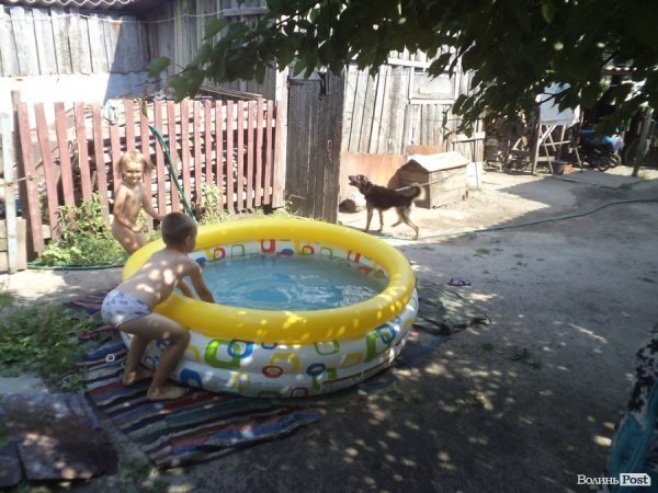 Через спеку у райцентрі на Волині бракує води. ФОТО