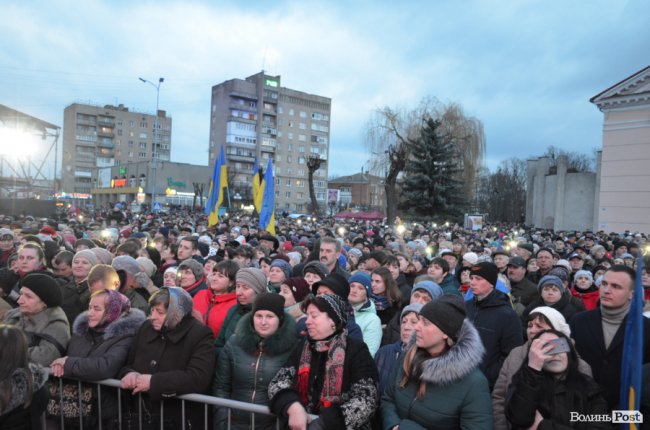 Повстанські пісні, зізнання в любові і до чого тут ва(Зе)лін: як на Волинь Порошенко приїздив. ФОТОРЕПОРТАЖ