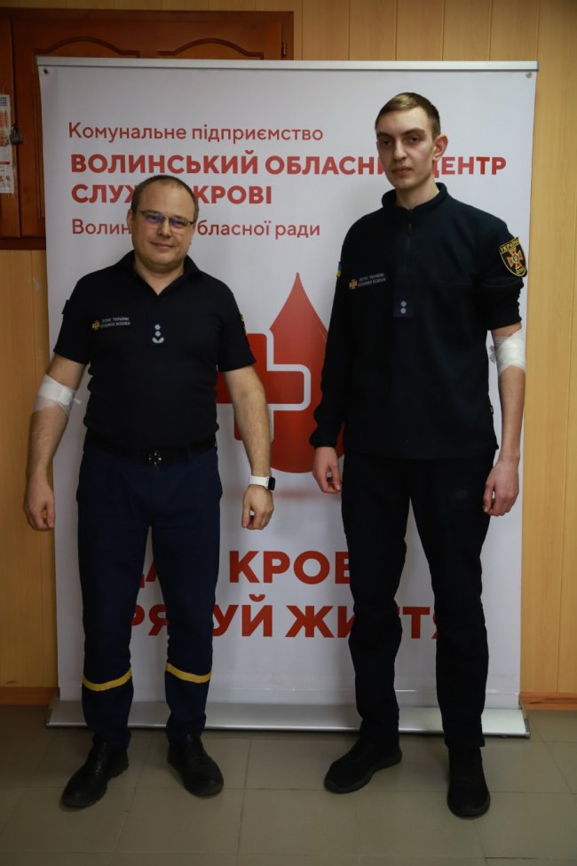 Волинські рятувальники здали кров для поранених військових