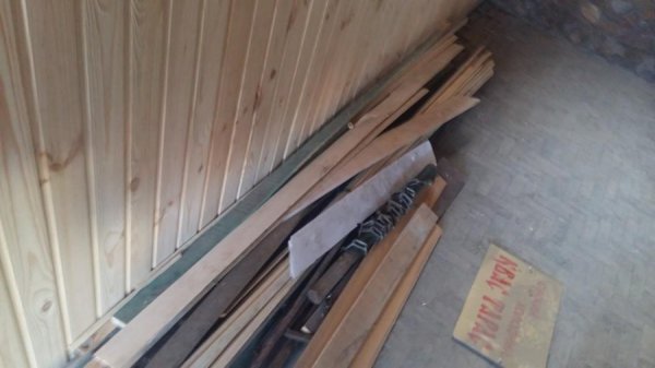 У Луцьку розпочали демонтаж кафе «Старий Баку». ФОТО