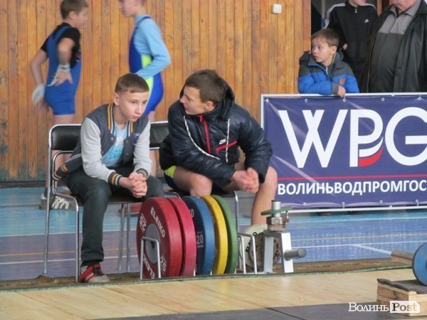 У Луцьку змагалися важкоатлети. ФОТО  