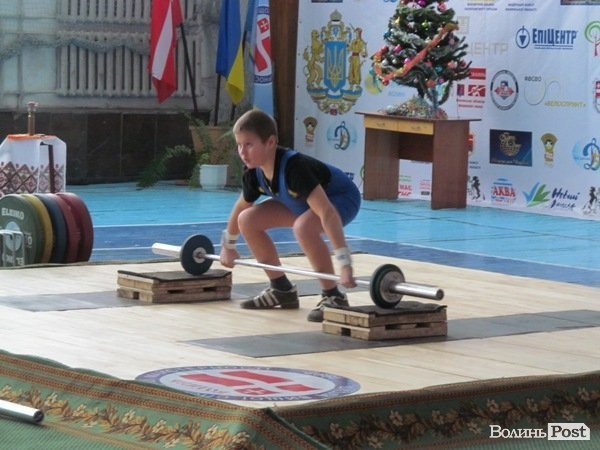 У Луцьку змагалися важкоатлети. ФОТО  