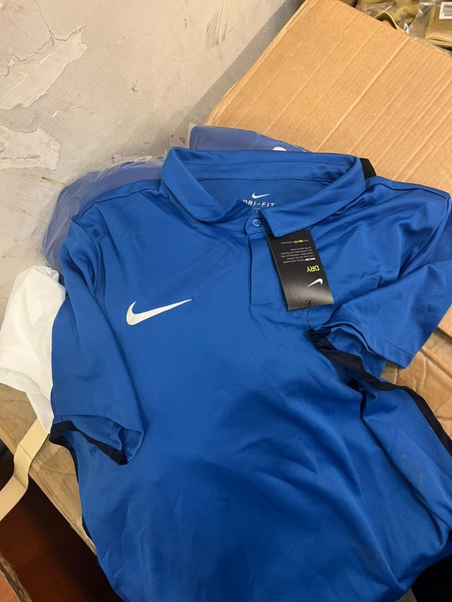 Через волинський кордон намагались провезти понад 3 тисячі брендових футболок та комплектів термобілизни